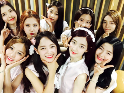 Gugudan 郑美美（Mimi）、Hana、韩海彬、金娜英、金世正 金世静、刘些宁（Sally）、张昭真（Soyee）、姜美娜 康美娜（Mina）、赵慧妍