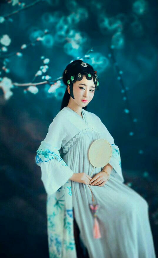 盘子女人坊玉簟秋