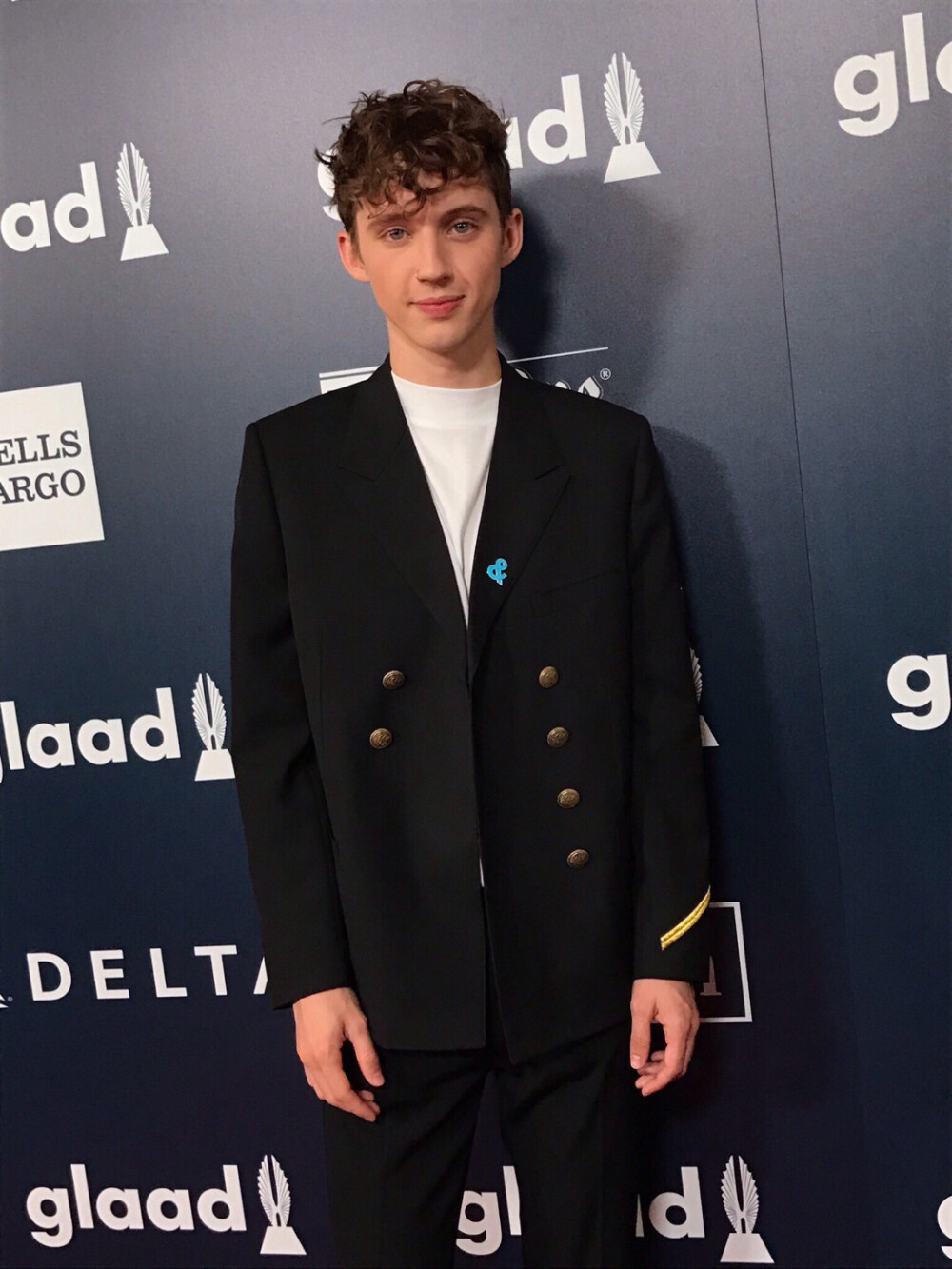TROYE SIVAN 戳爷