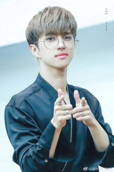 vixx KEN