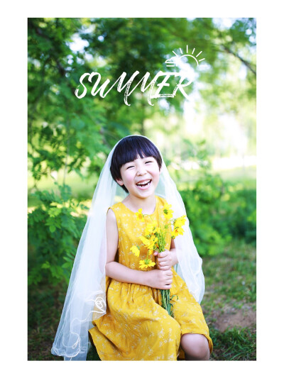 ＃夏天的样子之《sunshine girl》＃
沐浴著闪亮的阳光
我精心装扮自己 你准备好了吗？
天气很好 这是属于你的假日
我们要一整天的Party
只要嘴角上扬
就能感觉快乐和幸运就在身边
……
快乐的夏日 阳光女孩