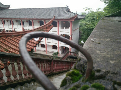 一川烟草，满城风絮，梅子黄时雨