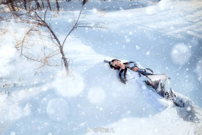 #剑网3COS#——纯阳雪——
【与卿江湖远 逍遥忘尘间】
——这纯阳宫的雪当真是乱人心呐
出镜 | @司音儿
摄影 | @疯子Charles
排版| @散兄 