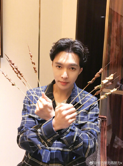 ✿ﾉ 张艺兴 ♥ LAY ﾉ✿ 2017高考