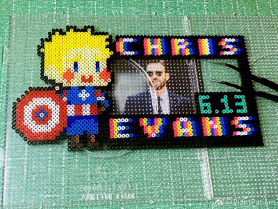 #ChrisEvans0613生日快乐# 最后加了Cap的天使帽迎接我队生日噜 ​​​​