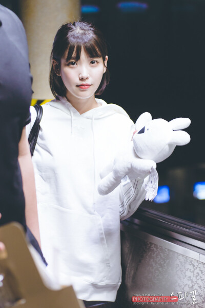 IU 李智恩 首尔站