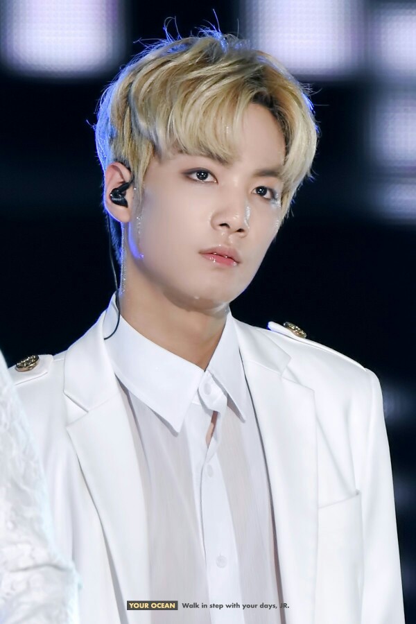 男版produce101nuest金钟炫jrcrlogo