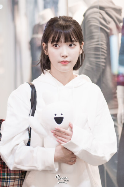 IU 李智恩 首尔站