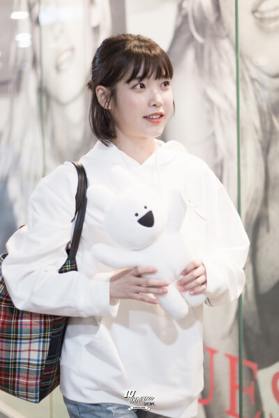 IU 李智恩 首尔站