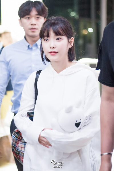 IU 李智恩 首尔站