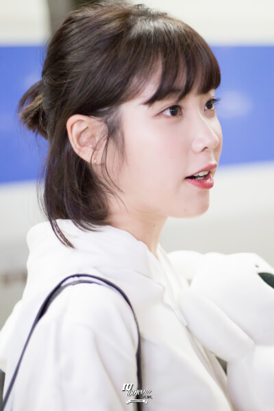 IU 李智恩 首尔站