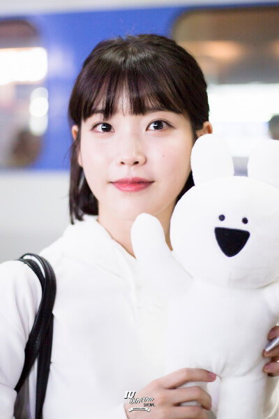 IU 李智恩 首尔站