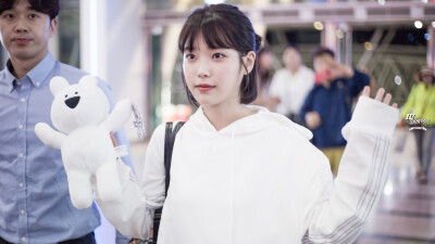 IU 李智恩 首尔站