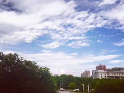 0609。好看的天空。