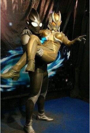 黑迪，卡密拉
奥特曼