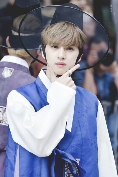 vixx KEN