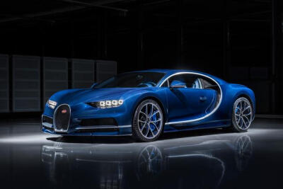 Bugatti Chiron：售价2038万元
继威龙之后，布加迪的又一巨作。Chiro的起步定价为270万美元左右，购入后您将获得法国汽车制造商称作“世界上最强大，最快，最豪华，最独特”的超级跑车。其W16发动机能爆发1479匹的…