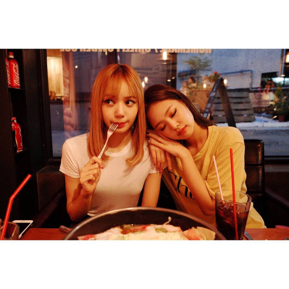 【ins】170611 @YG_BLACKPINK_OFFICIAL 更新lisa jenne相关1p