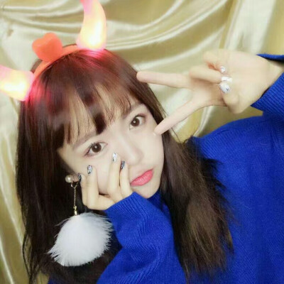 ▽
“你无法叫醒一个装睡的人
就像你无法感动一个不爱你的人”
△