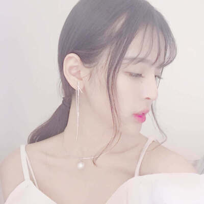 ▽
“你无法叫醒一个装睡的人
就像你无法感动一个不爱你的人”
△