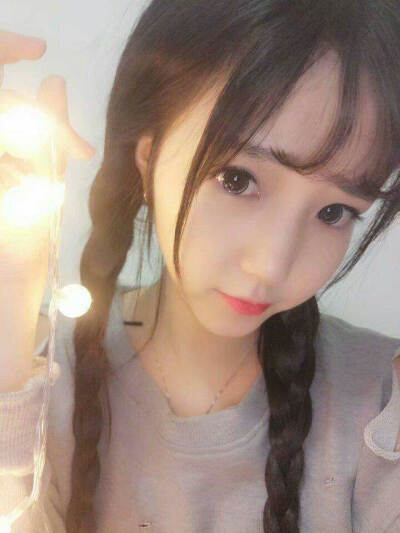 ▽
“你无法叫醒一个装睡的人
就像你无法感动一个不爱你的人”
△