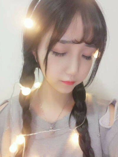 ▽
“你无法叫醒一个装睡的人
就像你无法感动一个不爱你的人”
△