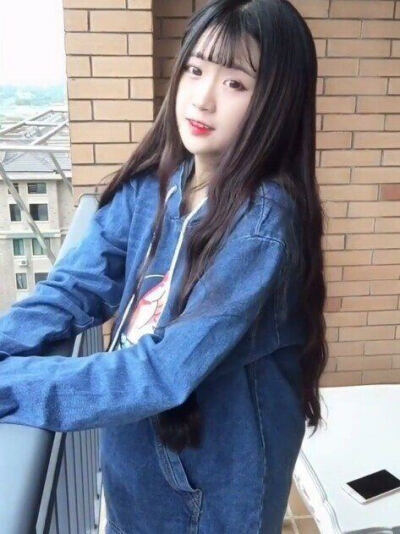 ▽
“你无法叫醒一个装睡的人
就像你无法感动一个不爱你的人”
△