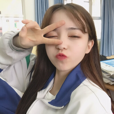 ▽
“你无法叫醒一个装睡的人
就像你无法感动一个不爱你的人”
△