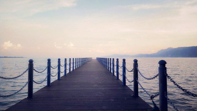 生活不止眼前的苟且，还有诗和远方。