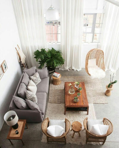 
一个客厅 不必造作 不必繁琐
舒适 干净 有阳光 带点绿植
就很好
