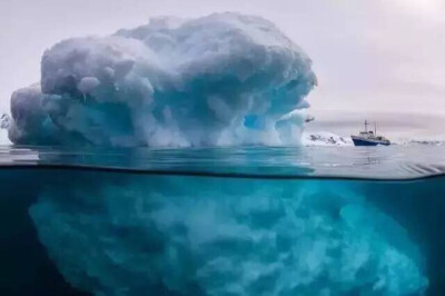 水底下隐藏的冰山
所谓“冰山一角”
不过是人类短浅的视线