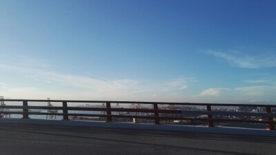 就好像滤镜渐变一样*
好蓝*好蓝*好蓝*