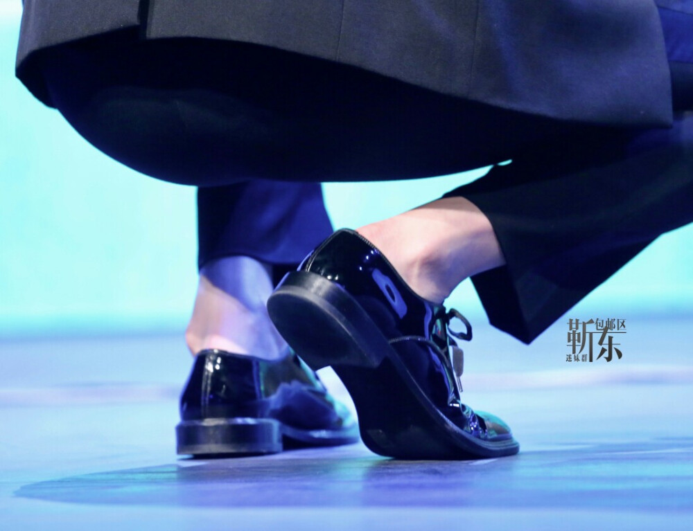 靳东 今日睡前吸一发脚踝 毕竟我是个脚踝控