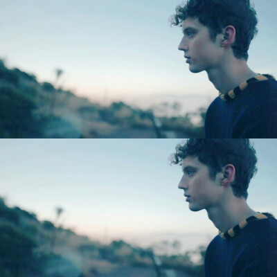 troye sivan 专辑更新
#头像#壁纸#存图舔颜
摆脱懒癌症花了一中午把放在手机里好久的mv截图做了几张图，不然感觉当初白截了哈哈
优美的分割线――――――――――――
看到自己搜集或制作的图片有受到喜爱我也就放…