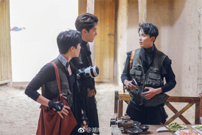 我们不大象。吴情吴义兄弟