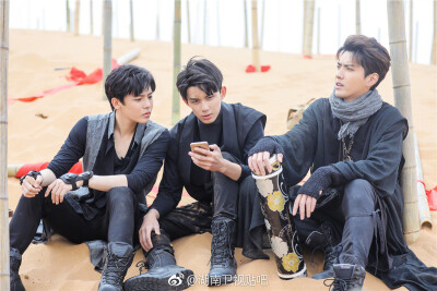 我们不大象。吴情吴义兄弟