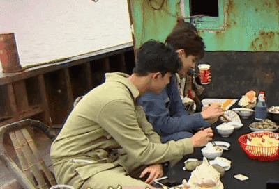 别人干杯，我们干菜。#吴情吴义兄弟#