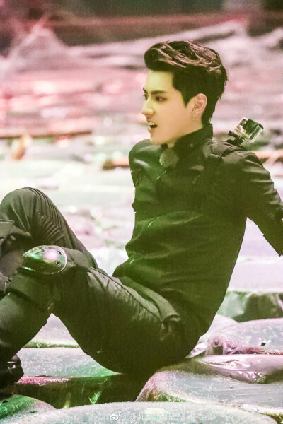 我们不大象。吴情吴义兄弟