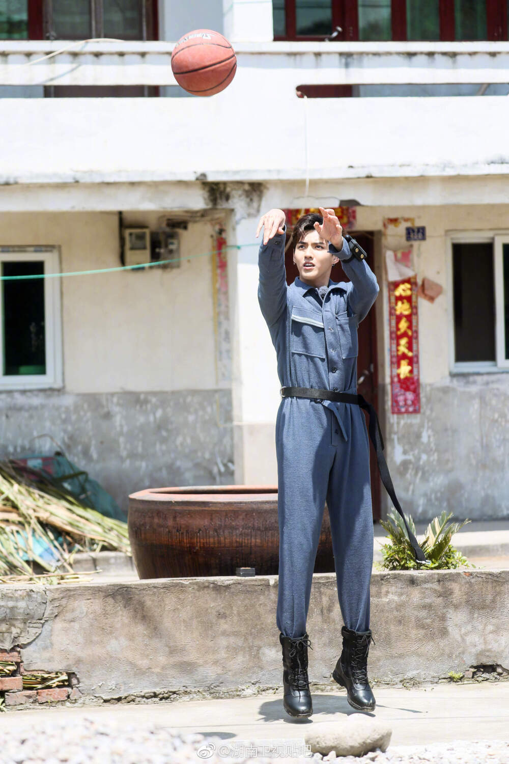 我们不大象。吴情吴义兄弟