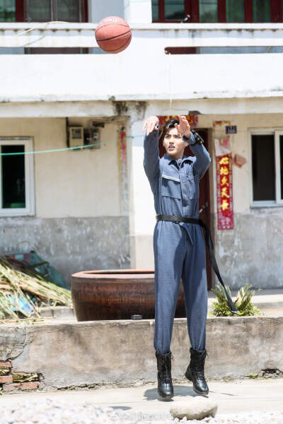 我们不大象。吴情吴义兄弟