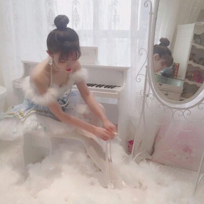 ▽
“你无法叫醒一个装睡的人
就像你无法感动一个不爱你的人”
△