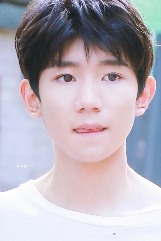 #王源 #TFBOYS 南锣鼓巷撸猫 高清 