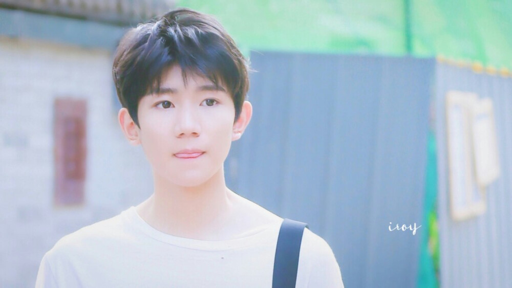 #王源 #TFBOYS 南锣鼓巷撸猫 高清 