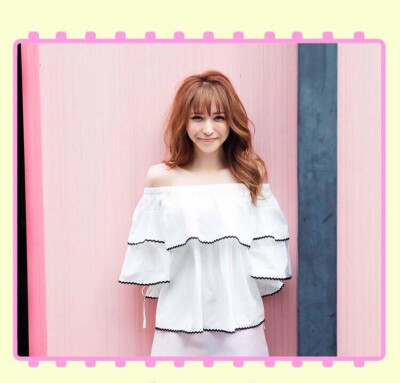 <藤井莉娜>