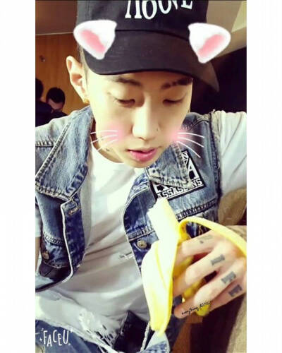 JayPark朴宰范 AOMG
cr.everythingaomg