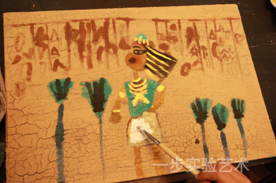 《古埃及壁画1，壁画材料准备》
两种画法分别针对8-12和6-7岁的孩子。
3000多年前的非洲东北部，一群奴隶们正建造着雄伟的地下宫殿。晨起乌纳斯乘坐着小船泛舟尼罗河上，他今天的任务是要给全家购买生活用品。
市集…