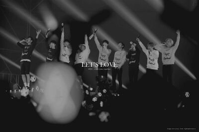 1.2.3，WE ARE ONE！
EXO，擦浪哈加！