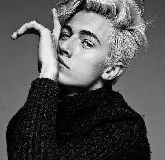 lucky blue Smith