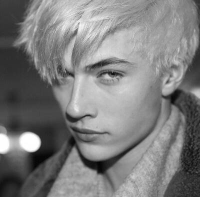 lucky blue smith 