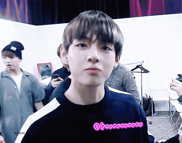 防弹少年团 金泰亨 bts 吃 gif